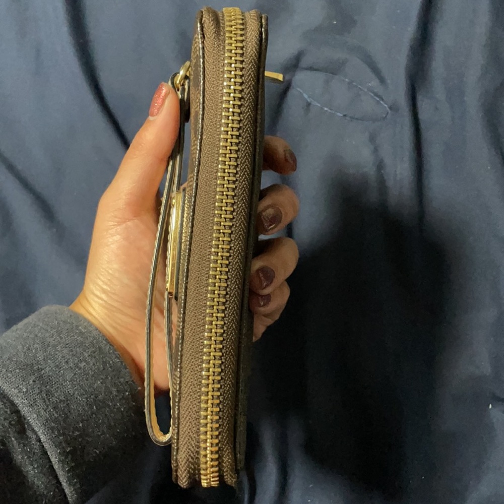 Michael Kors wristlet/wallet - Picture 7 of 9